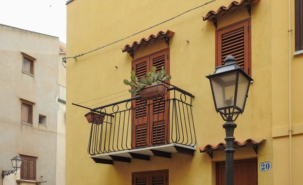 Balcony and lamp.jpg